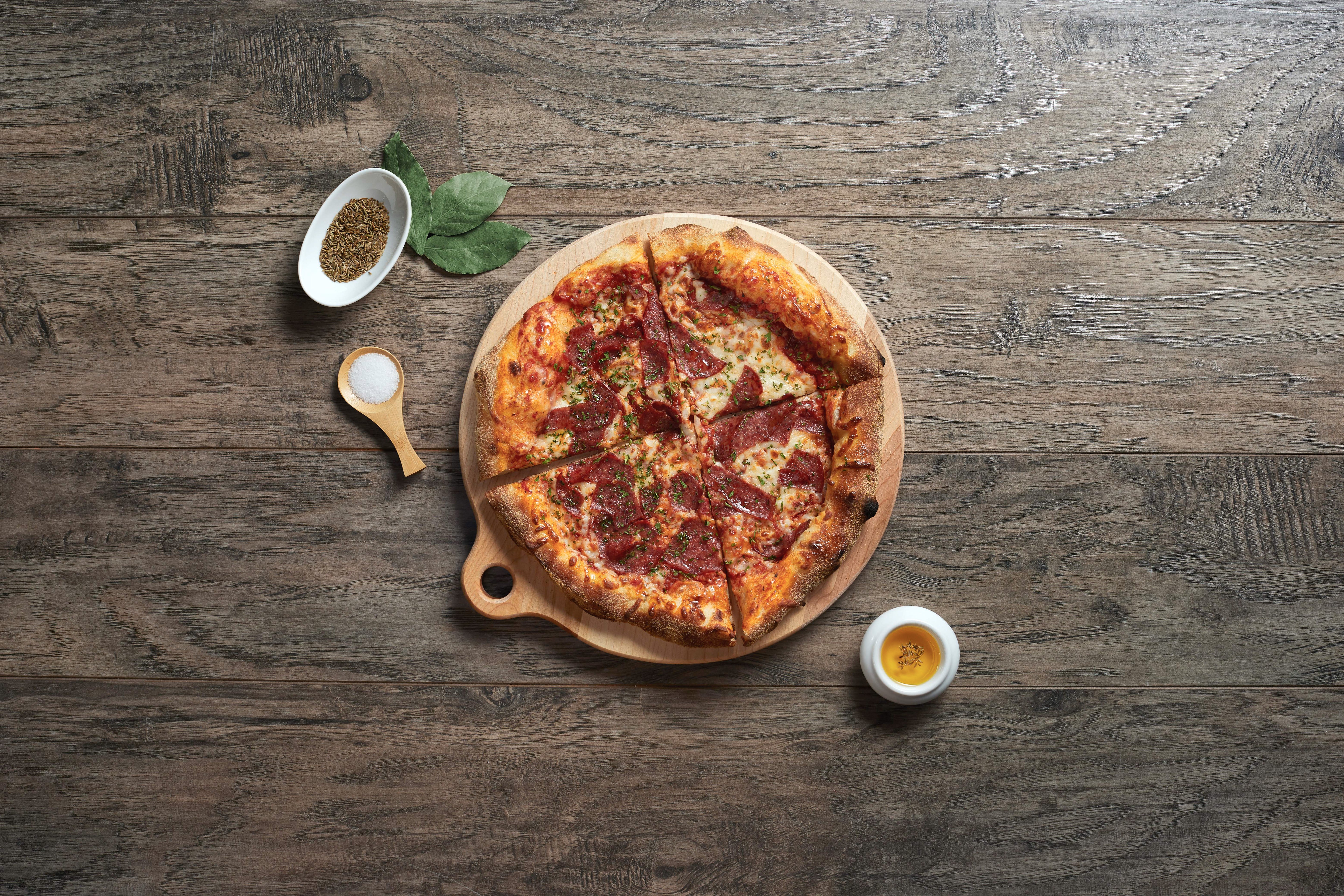 Maple pizza board, edge grain, 8 x 12 x 0.75 in.