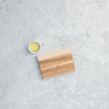 Maple Cutting Board, Edge Grain, 5 x 7 x 0.75 in