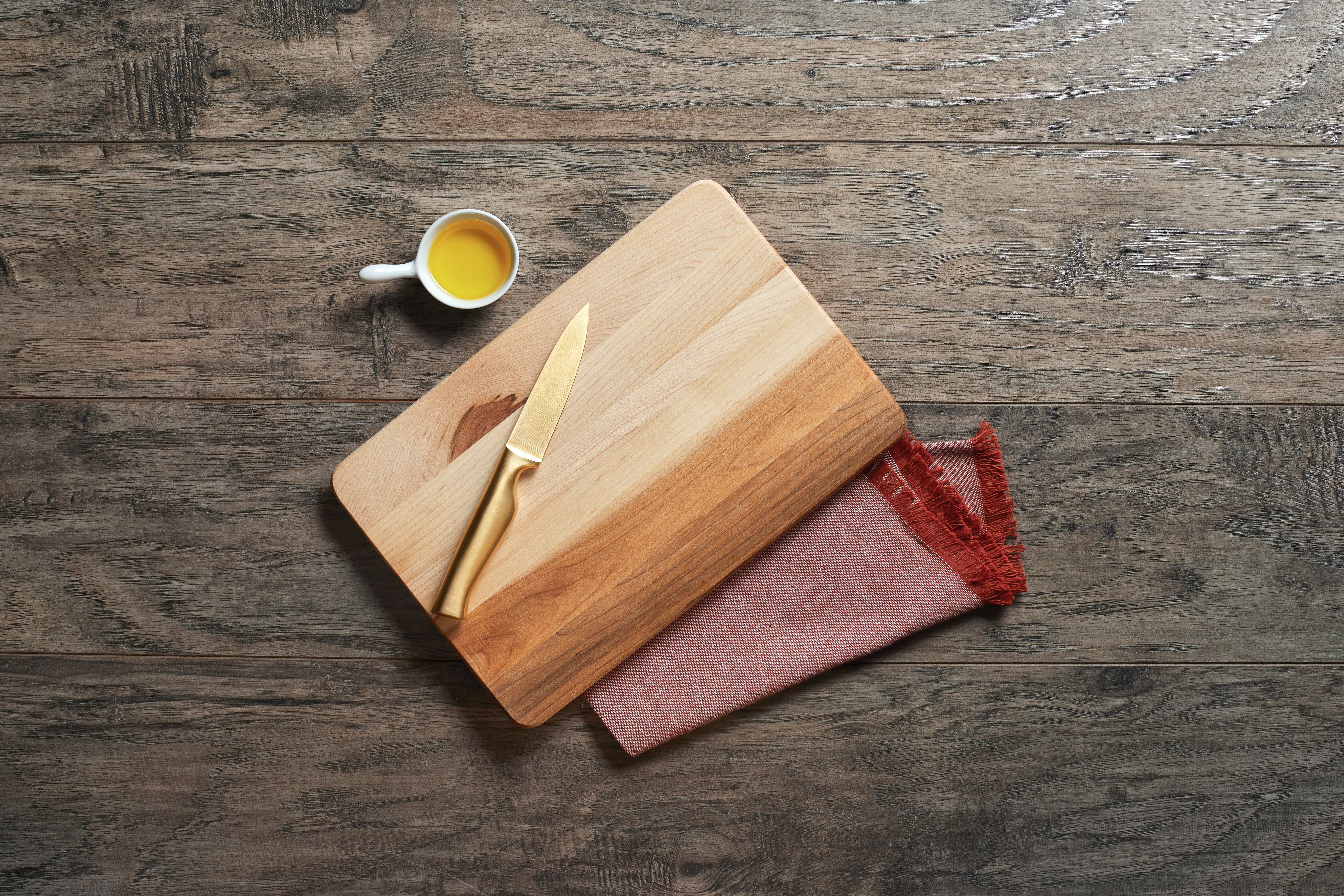 Maple Cutting Board, Edge Grain, 8 x 12 x 0.75 in